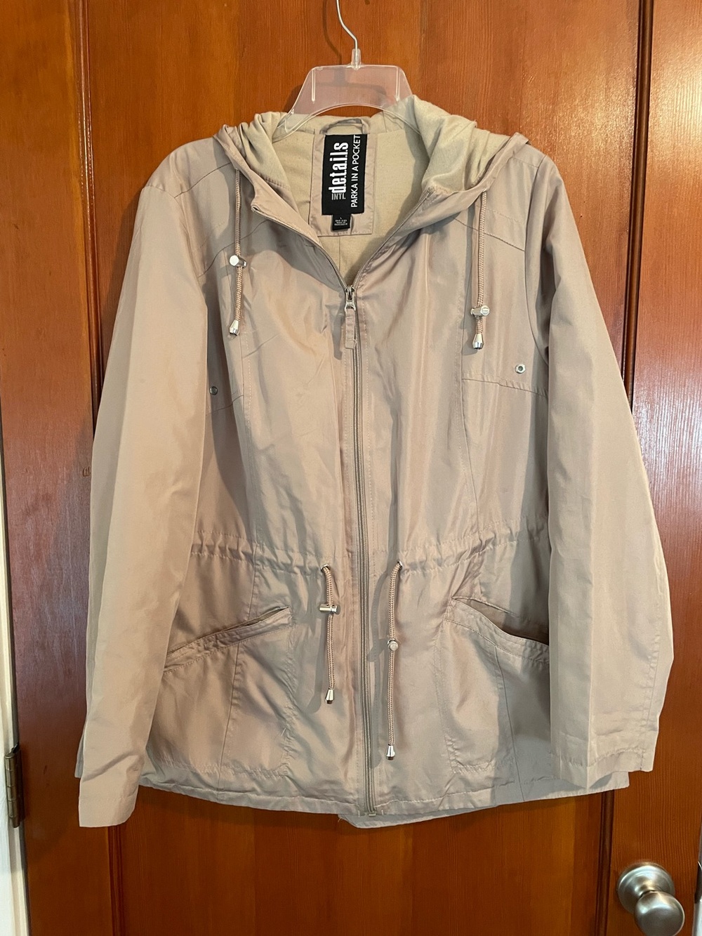 Women’s Lightweight Tan Packable Jacket Size Large